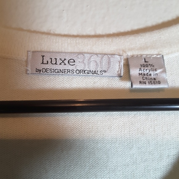 Luxe 360 Ecru Knit tank top - Picture 2 of 8